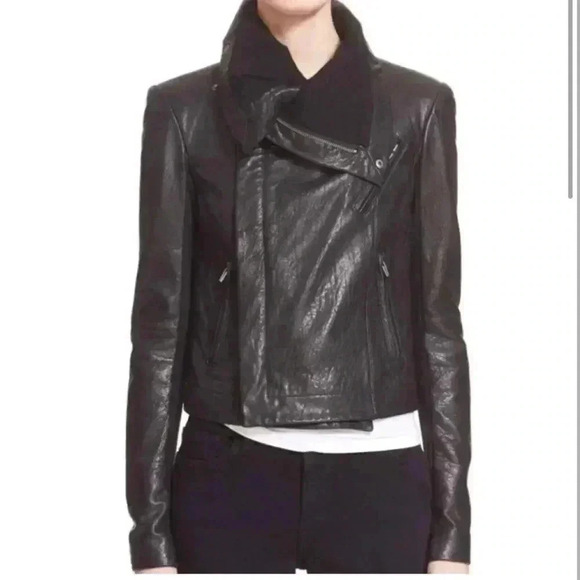 VEDA
Women's Max Classic Smooth Jacket Black Plain Pattern - Picture 12 of 14